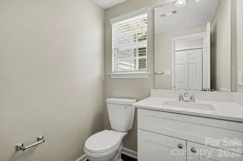 5615 Waverly Lynn Lane Charlotte NC 28269