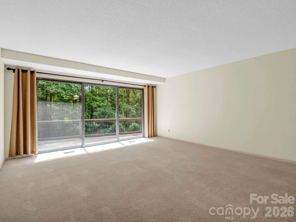 115 Woodhaven Drive Hendersonville NC 28739