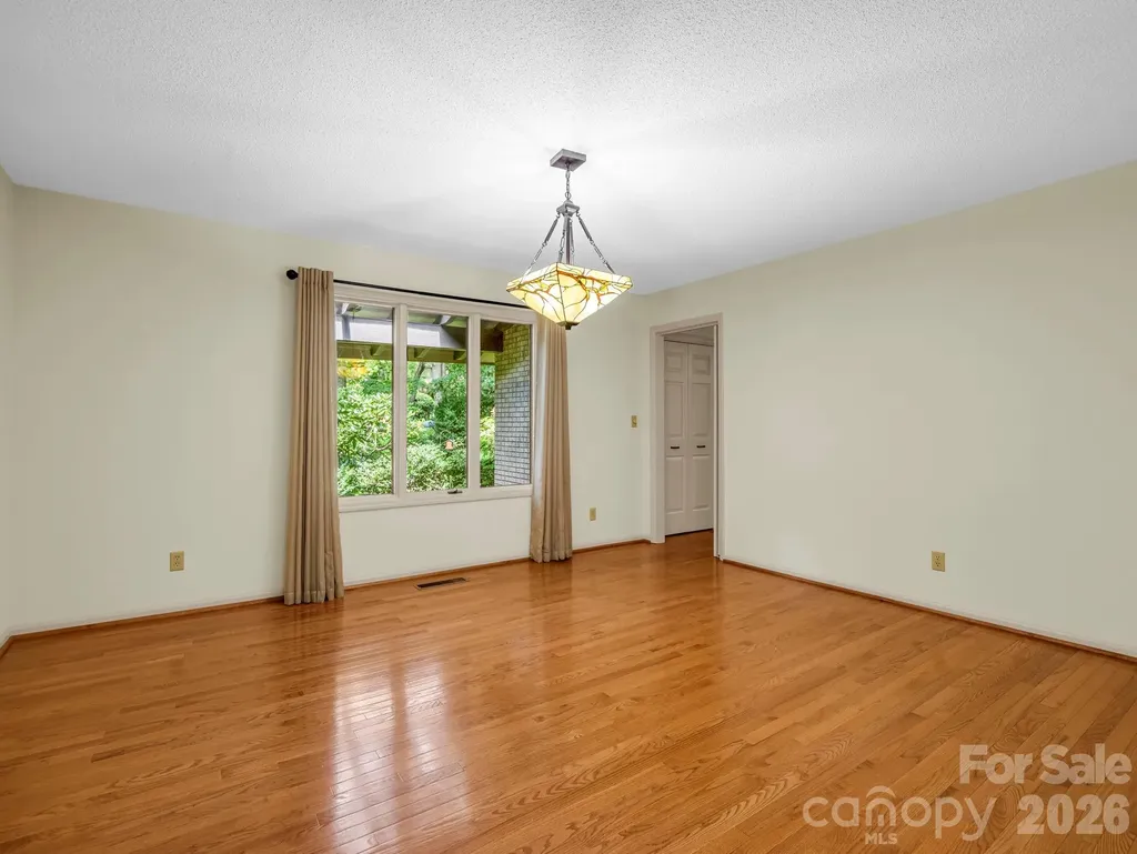 115 Woodhaven Drive Hendersonville NC 28739