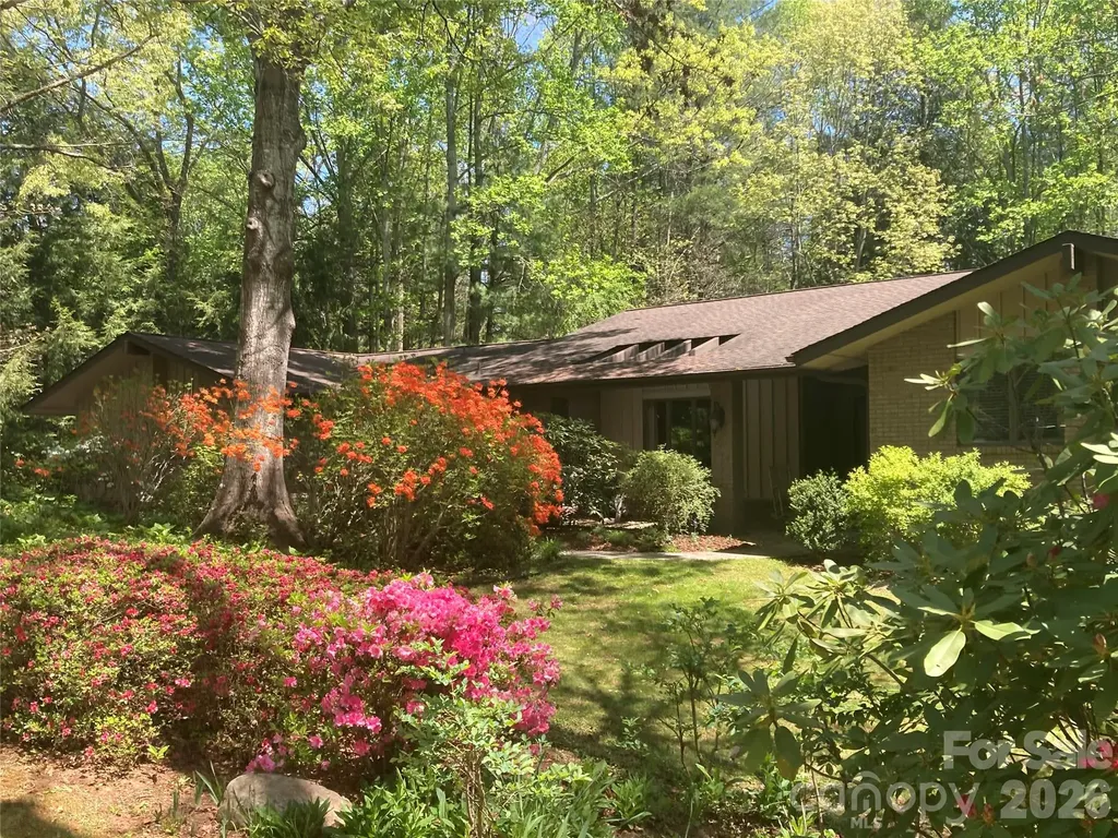 115 Woodhaven Drive Hendersonville NC 28739
