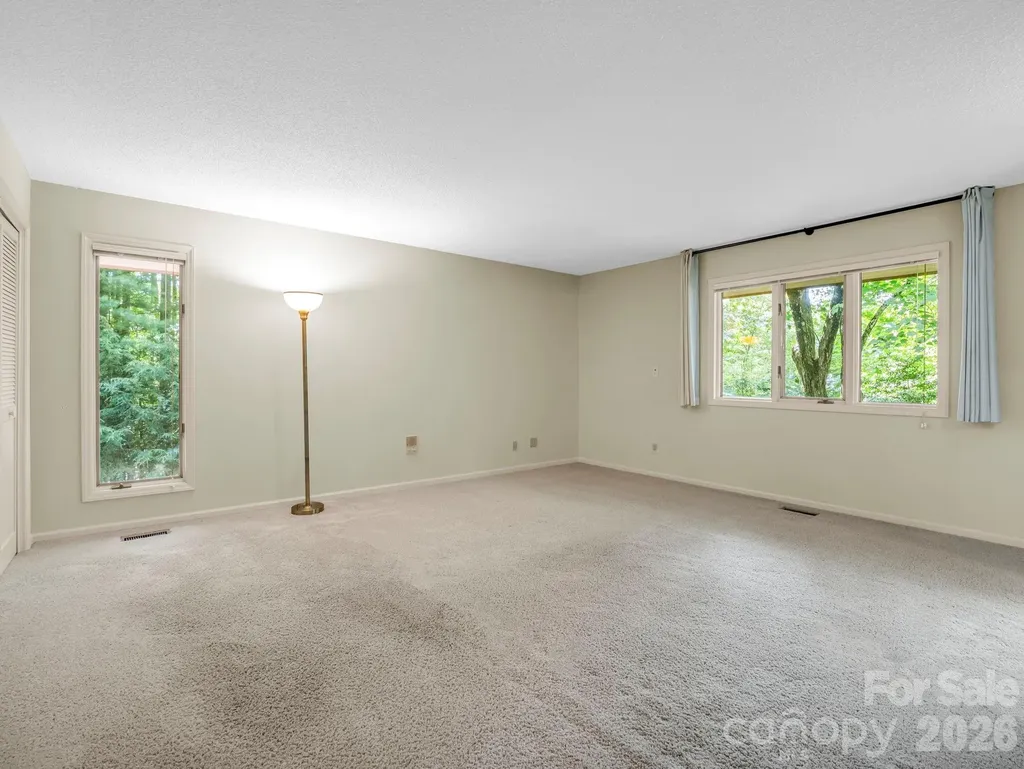115 Woodhaven Drive Hendersonville NC 28739