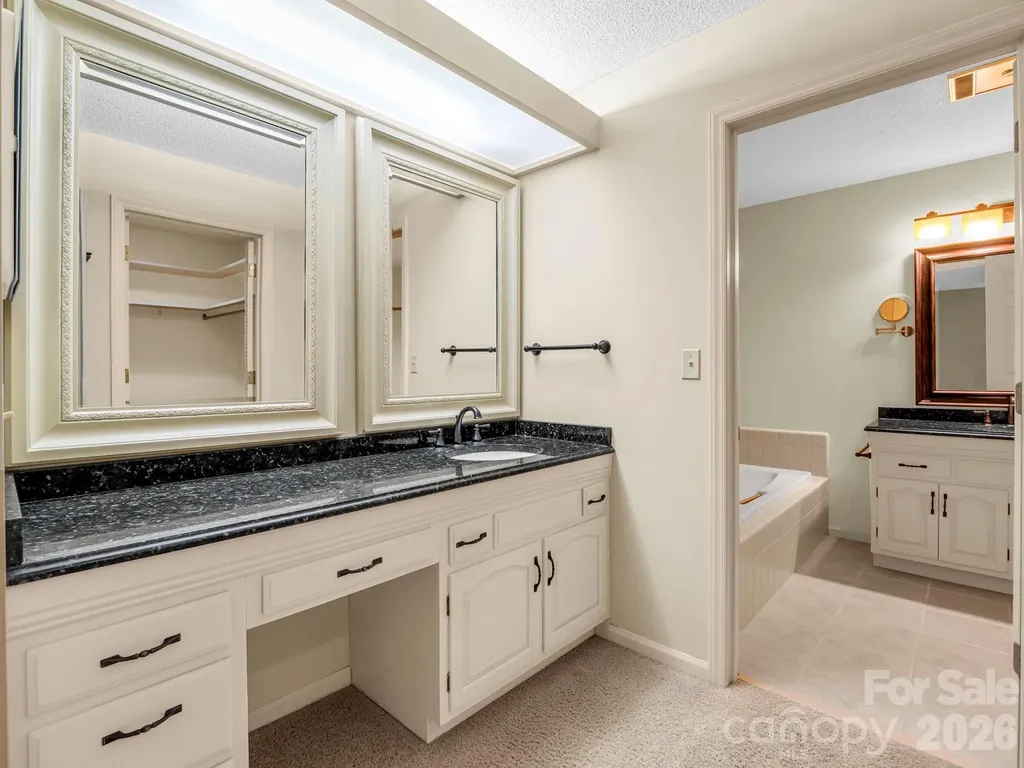 115 Woodhaven Drive Hendersonville NC 28739
