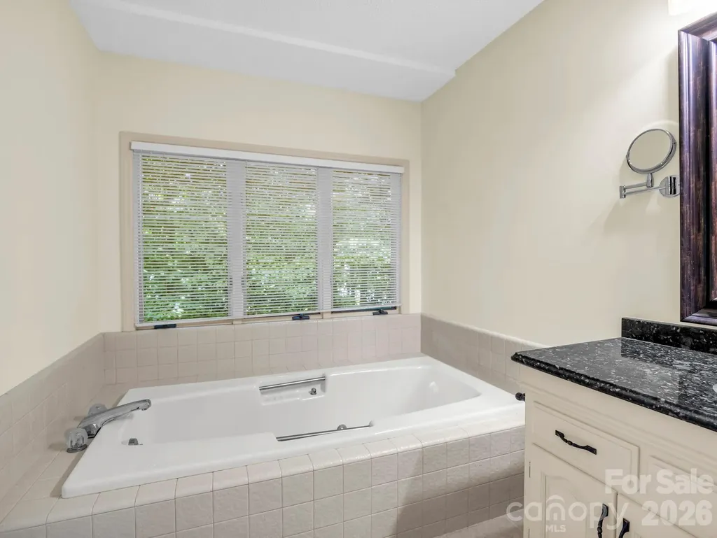 115 Woodhaven Drive Hendersonville NC 28739