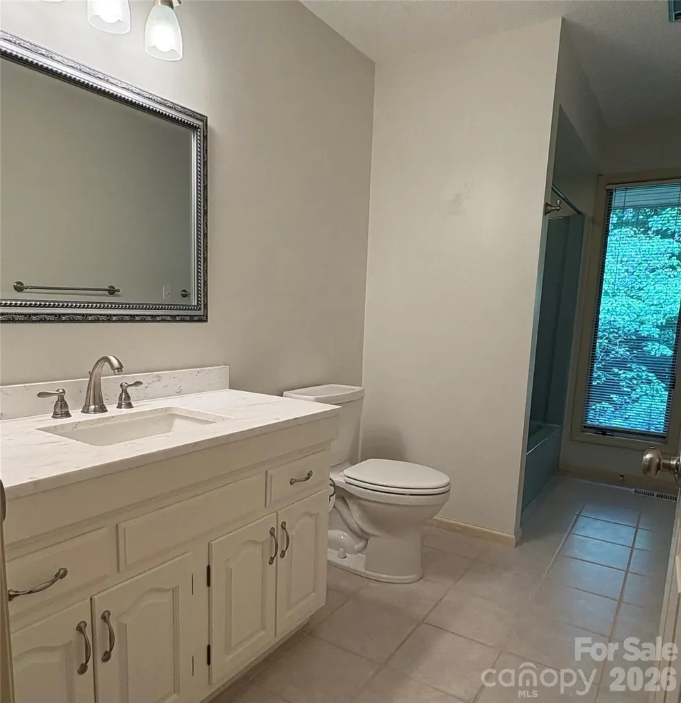 115 Woodhaven Drive Hendersonville NC 28739