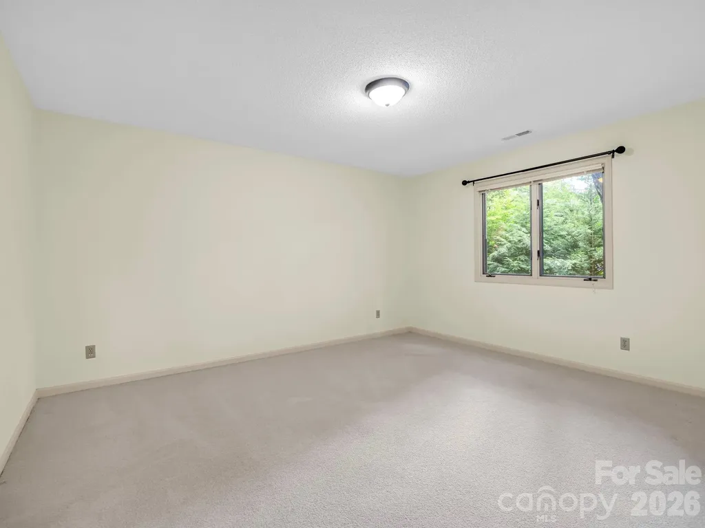 115 Woodhaven Drive Hendersonville NC 28739
