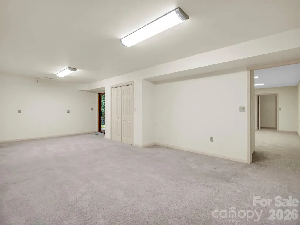 115 Woodhaven Drive Hendersonville NC 28739