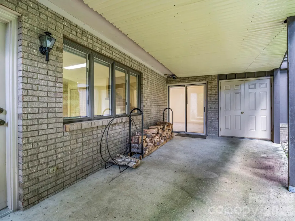 115 Woodhaven Drive Hendersonville NC 28739