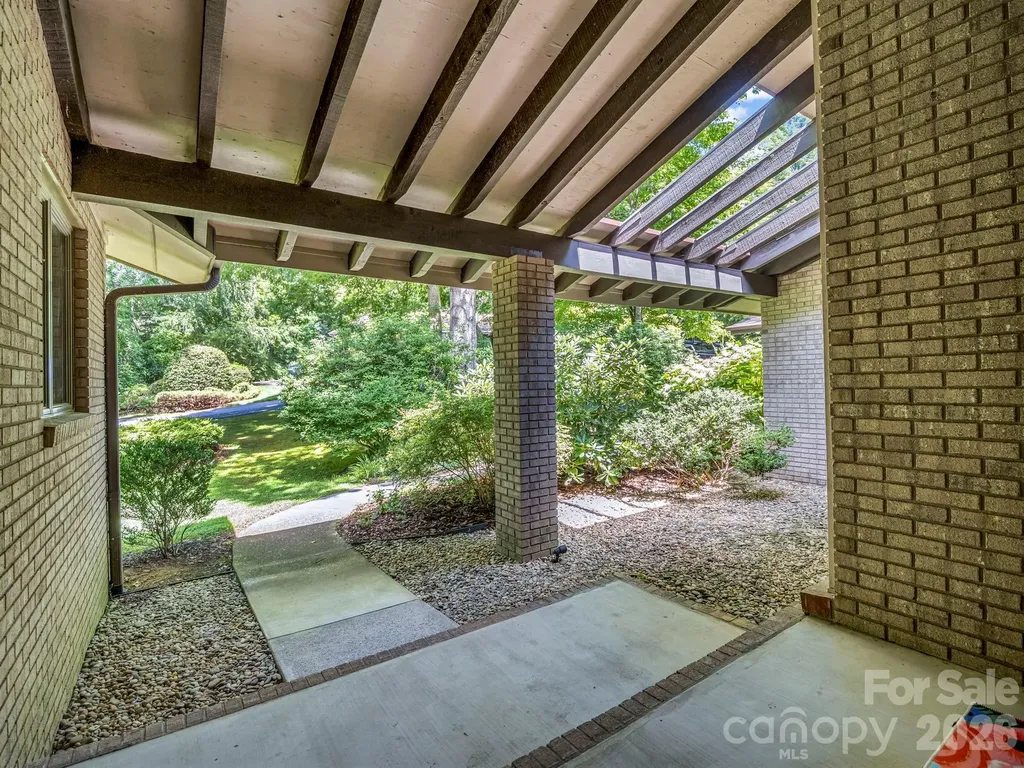115 Woodhaven Drive Hendersonville NC 28739