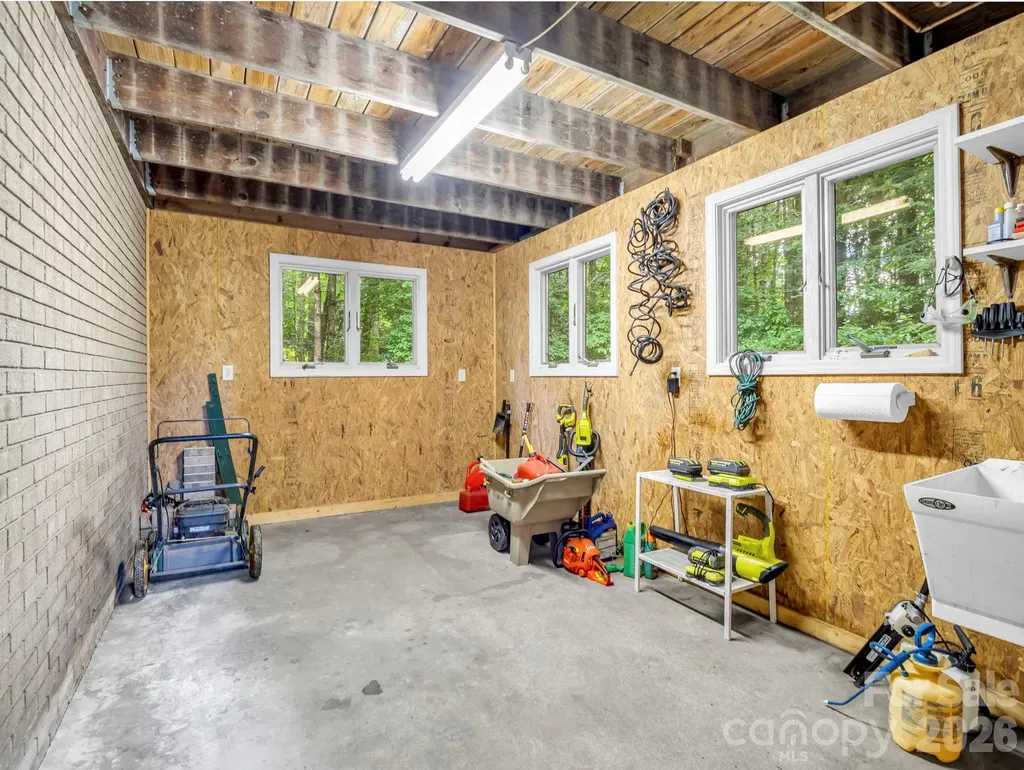 115 Woodhaven Drive Hendersonville NC 28739