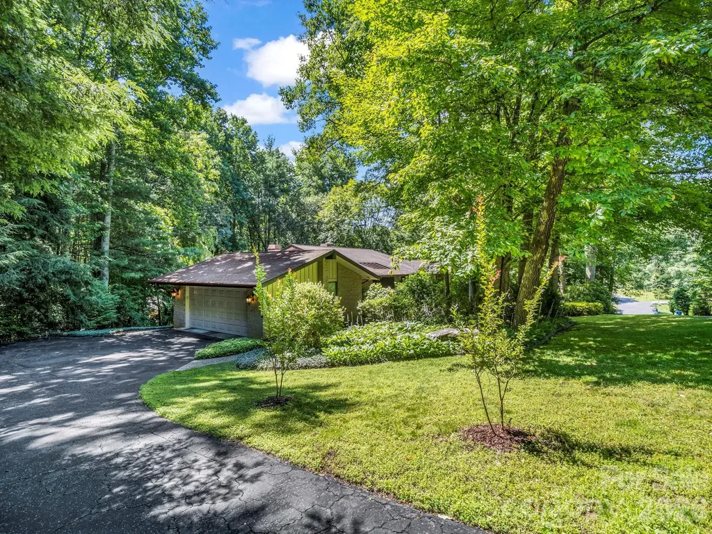 115 Woodhaven Drive Hendersonville NC 28739