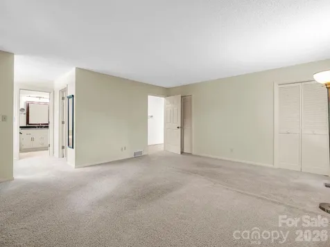 115 Woodhaven Drive Hendersonville NC 28739