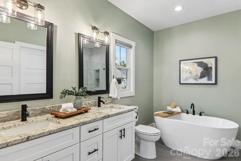 119 Olde Oak Way Hendersonville NC 28792