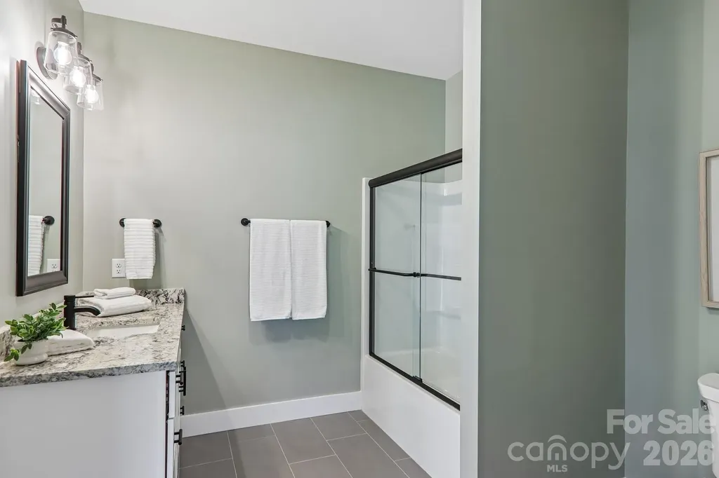 119 Olde Oak Way Hendersonville NC 28792