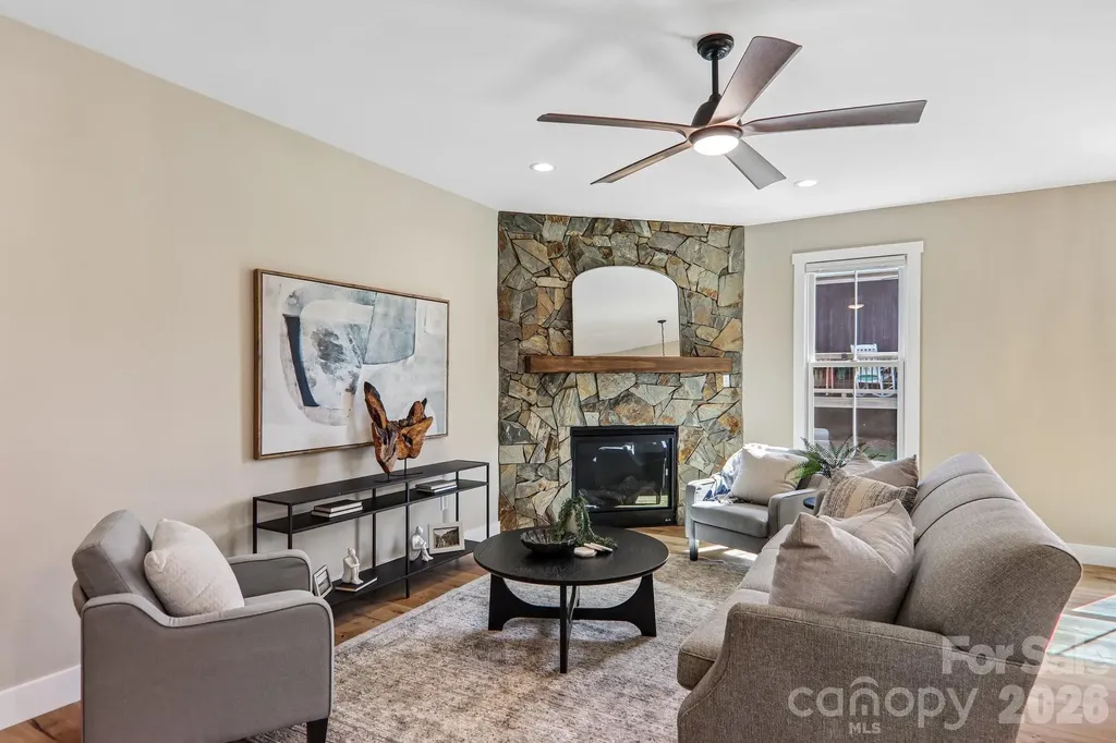 119 Olde Oak Way Hendersonville NC 28792