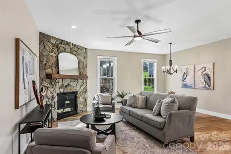 119 Olde Oak Way Hendersonville NC 28792