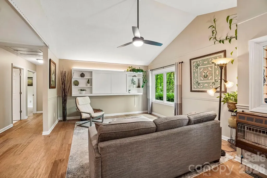3229 N Bearwallow Road Hendersonville NC 28792