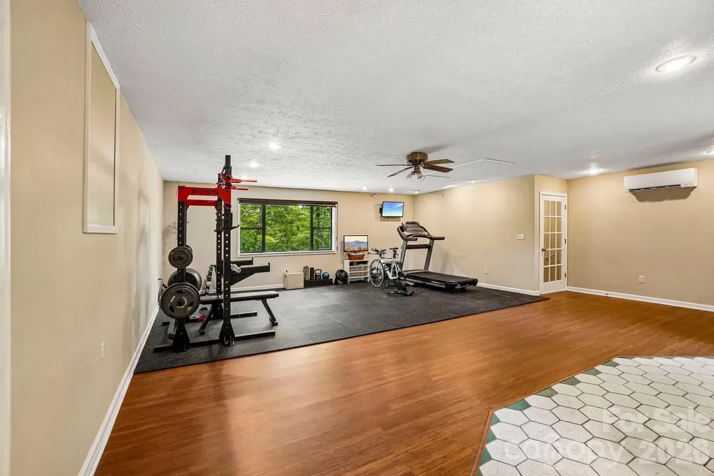 3229 N Bearwallow Road Hendersonville NC 28792