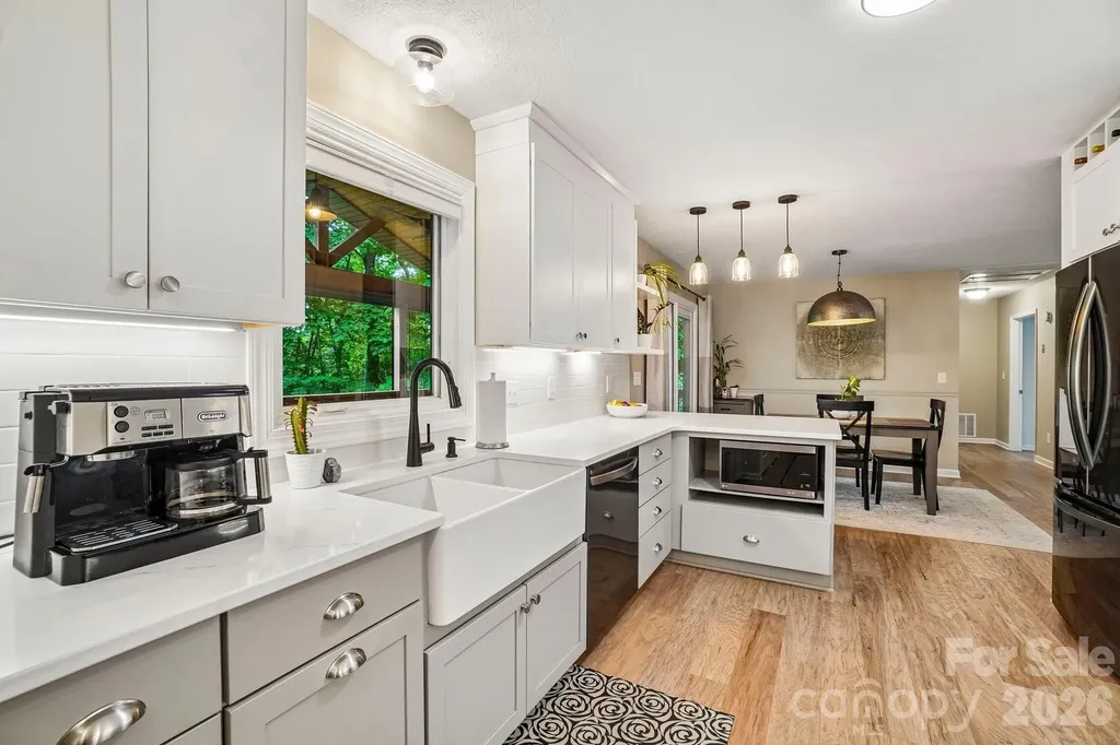 3229 N Bearwallow Road Hendersonville NC 28792