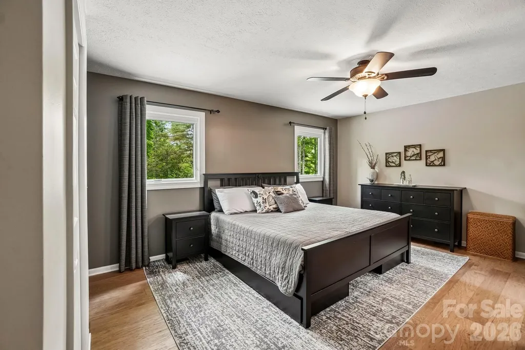 3229 N Bearwallow Road Hendersonville NC 28792