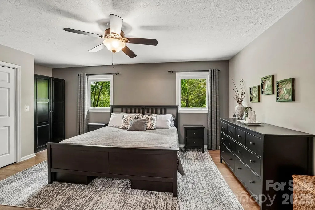 3229 N Bearwallow Road Hendersonville NC 28792