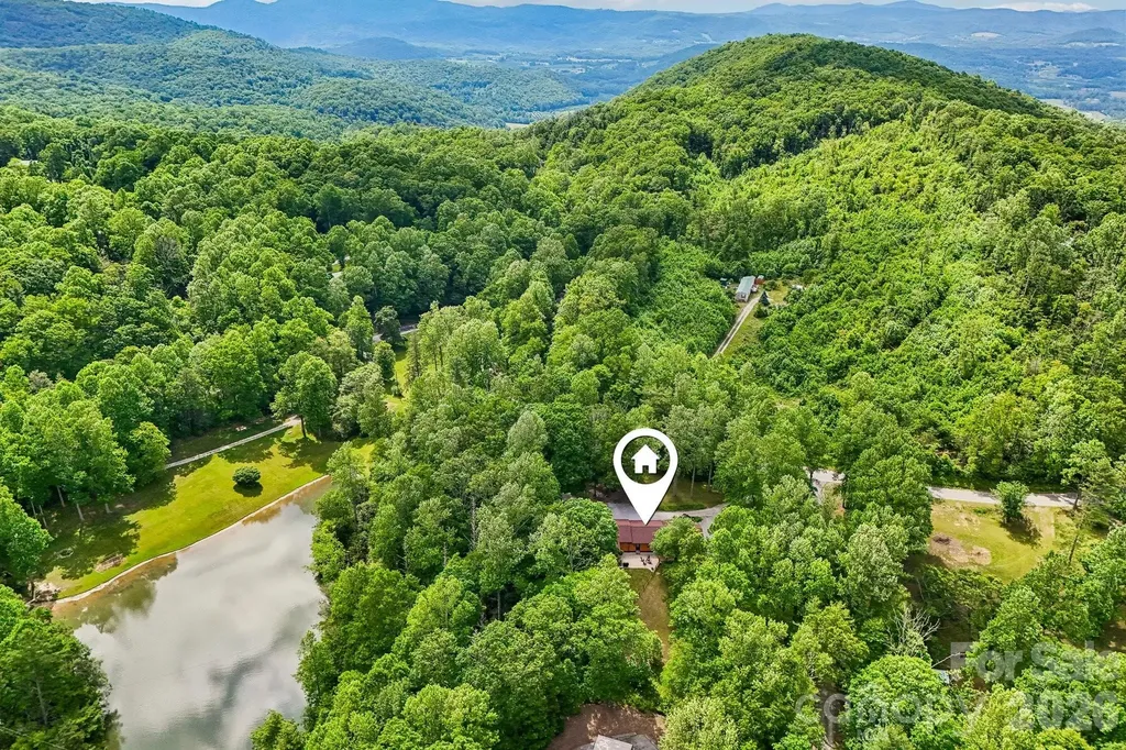 3229 N Bearwallow Road Hendersonville NC 28792