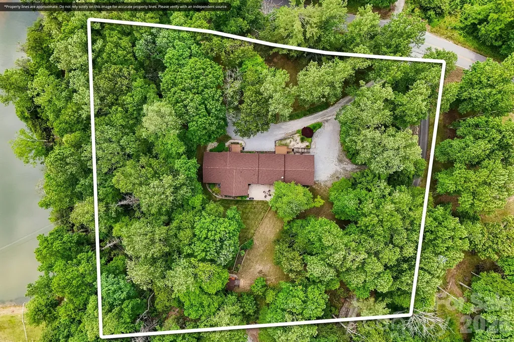 3229 N Bearwallow Road Hendersonville NC 28792