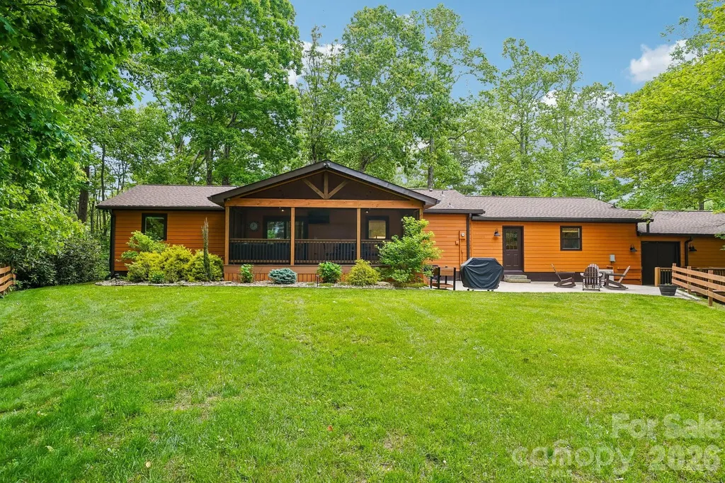 3229 N Bearwallow Road Hendersonville NC 28792
