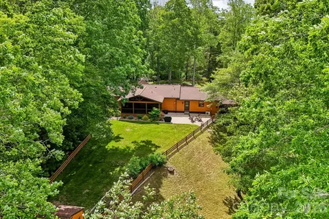 3229 N Bearwallow Road Hendersonville NC 28792