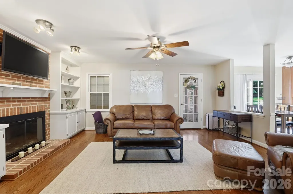 4612 Deanscroft Drive Charlotte NC 28226