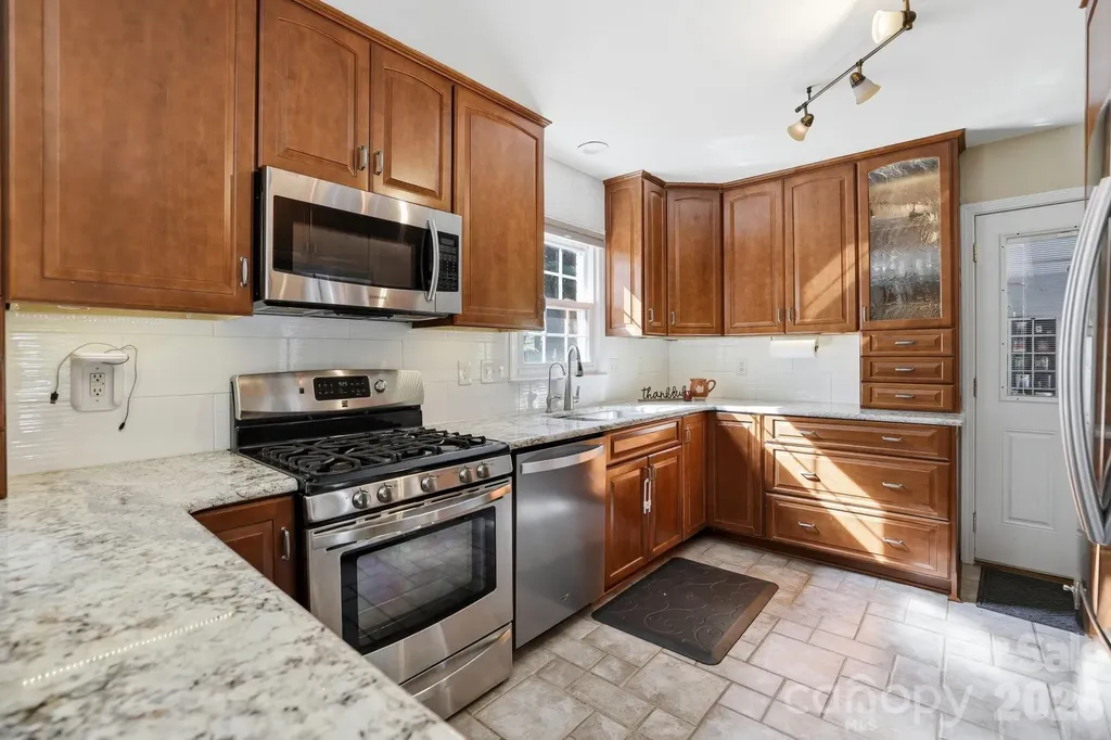 4612 Deanscroft Drive Charlotte NC 28226