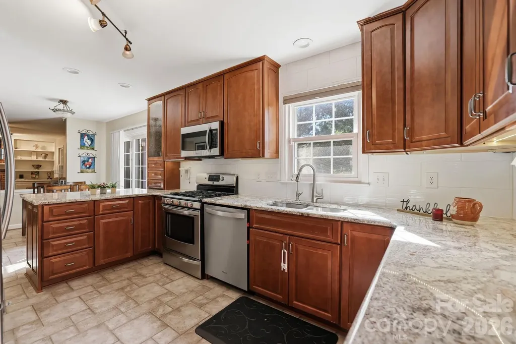4612 Deanscroft Drive Charlotte NC 28226