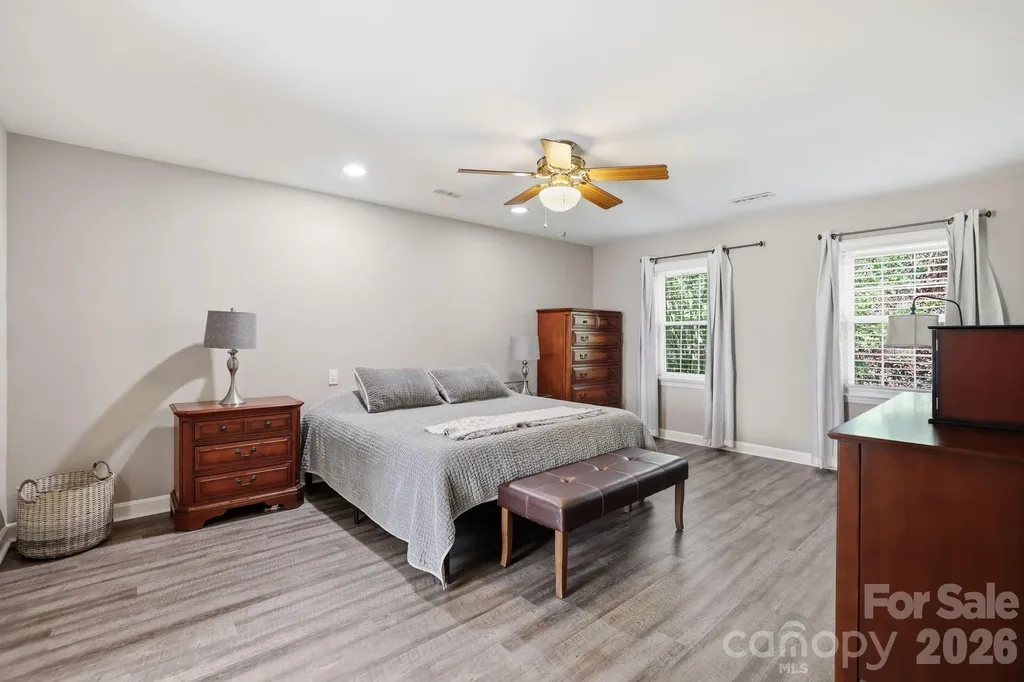 4612 Deanscroft Drive Charlotte NC 28226
