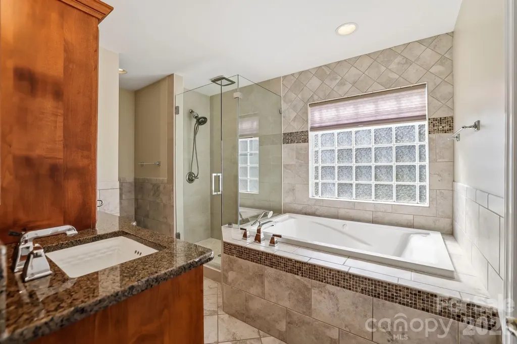 4612 Deanscroft Drive Charlotte NC 28226