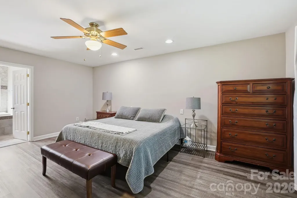 4612 Deanscroft Drive Charlotte NC 28226