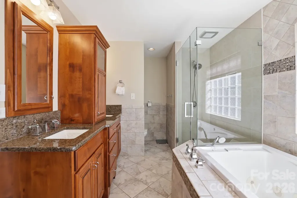 4612 Deanscroft Drive Charlotte NC 28226