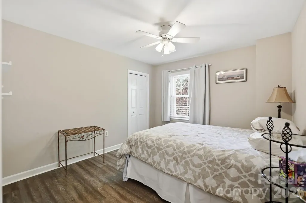 4612 Deanscroft Drive Charlotte NC 28226