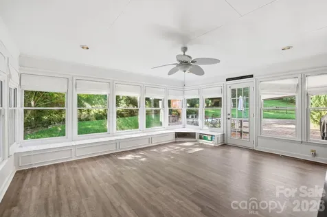 4612 Deanscroft Drive Charlotte NC 28226