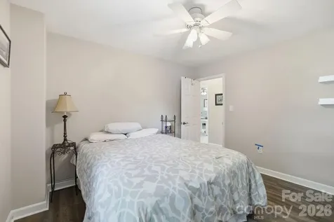 4612 Deanscroft Drive Charlotte NC 28226