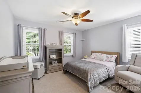 4612 Deanscroft Drive Charlotte NC 28226