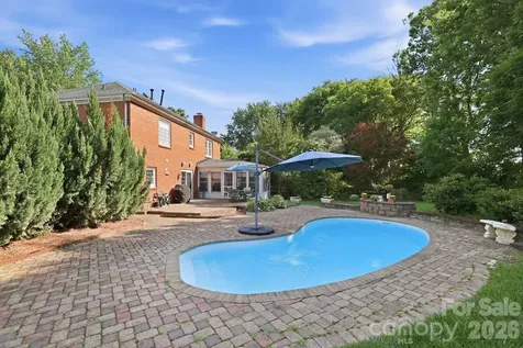 4612 Deanscroft Drive Charlotte NC 28226