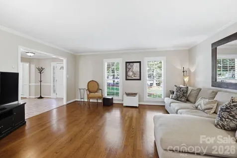4612 Deanscroft Drive Charlotte NC 28226