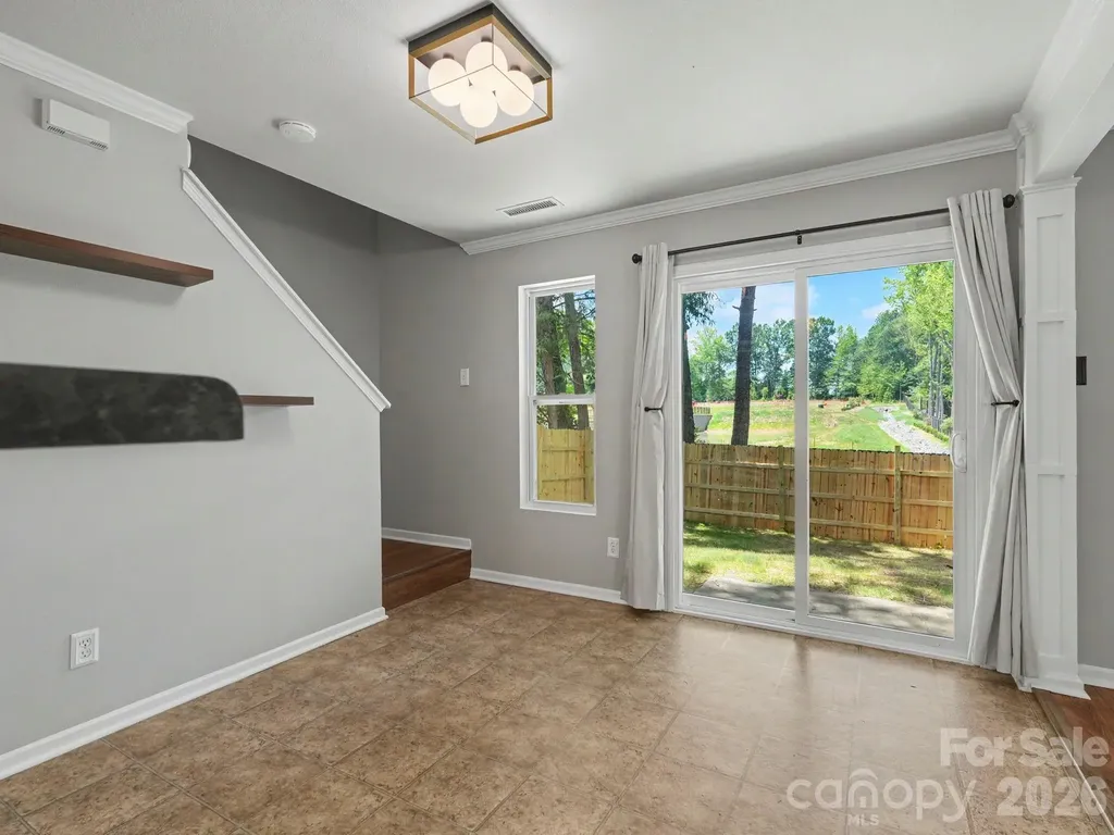 5529 Idlewild Road N Charlotte NC 28227