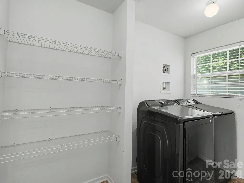 5529 Idlewild Road N Charlotte NC 28227