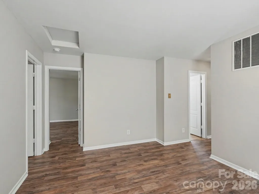 5529 Idlewild Road N Charlotte NC 28227