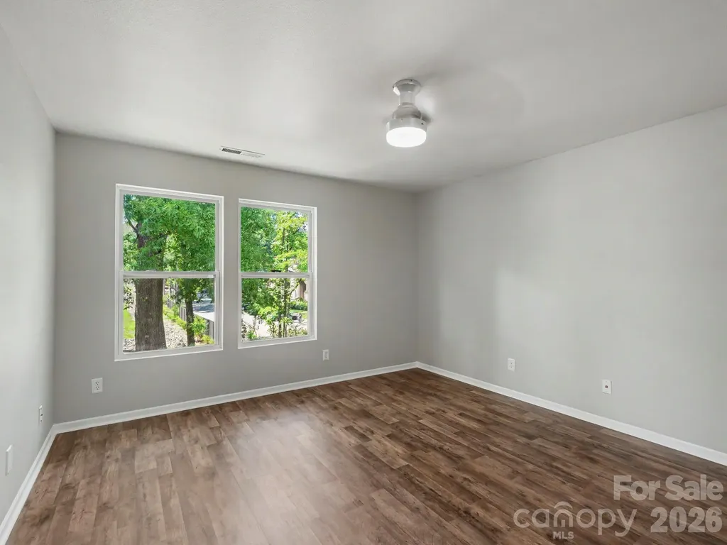 5529 Idlewild Road N Charlotte NC 28227