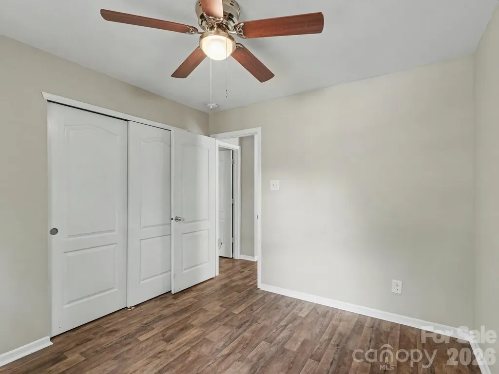 5529 Idlewild Road N Charlotte NC 28227