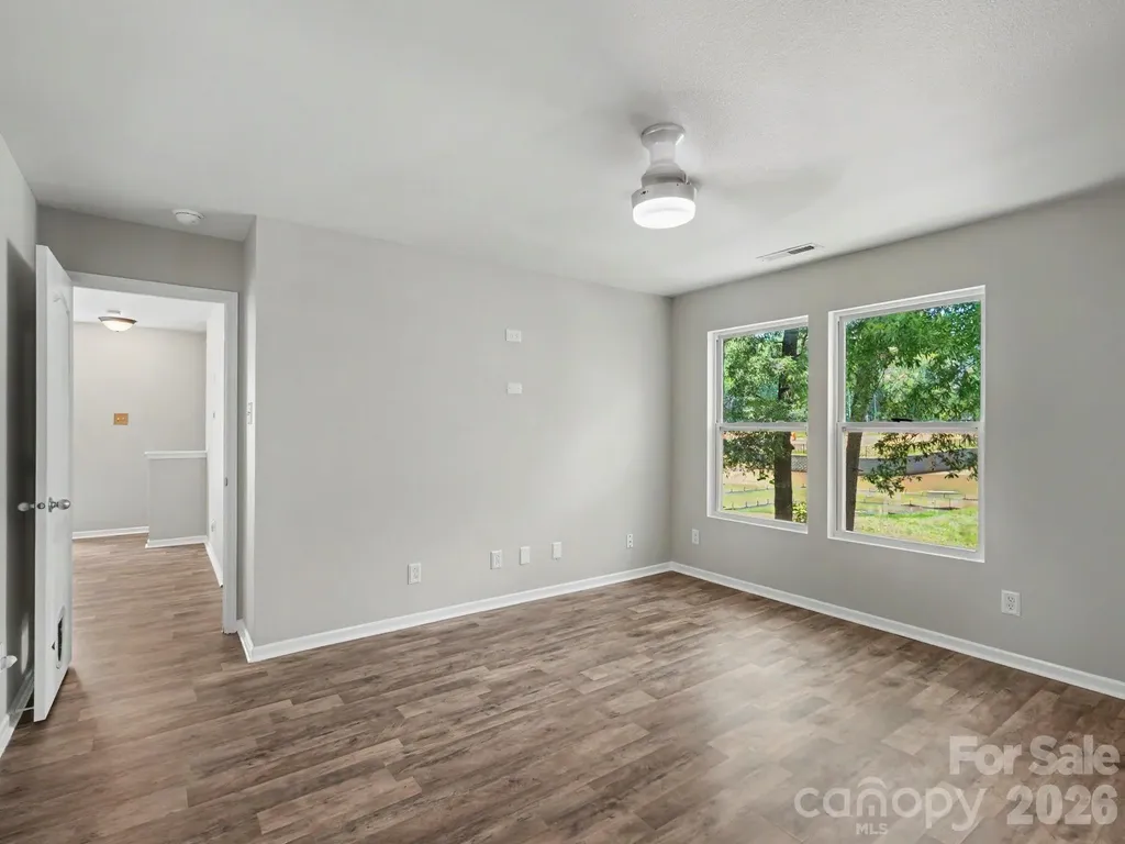 5529 Idlewild Road N Charlotte NC 28227