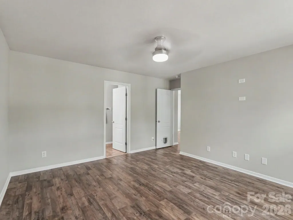 5529 Idlewild Road N Charlotte NC 28227