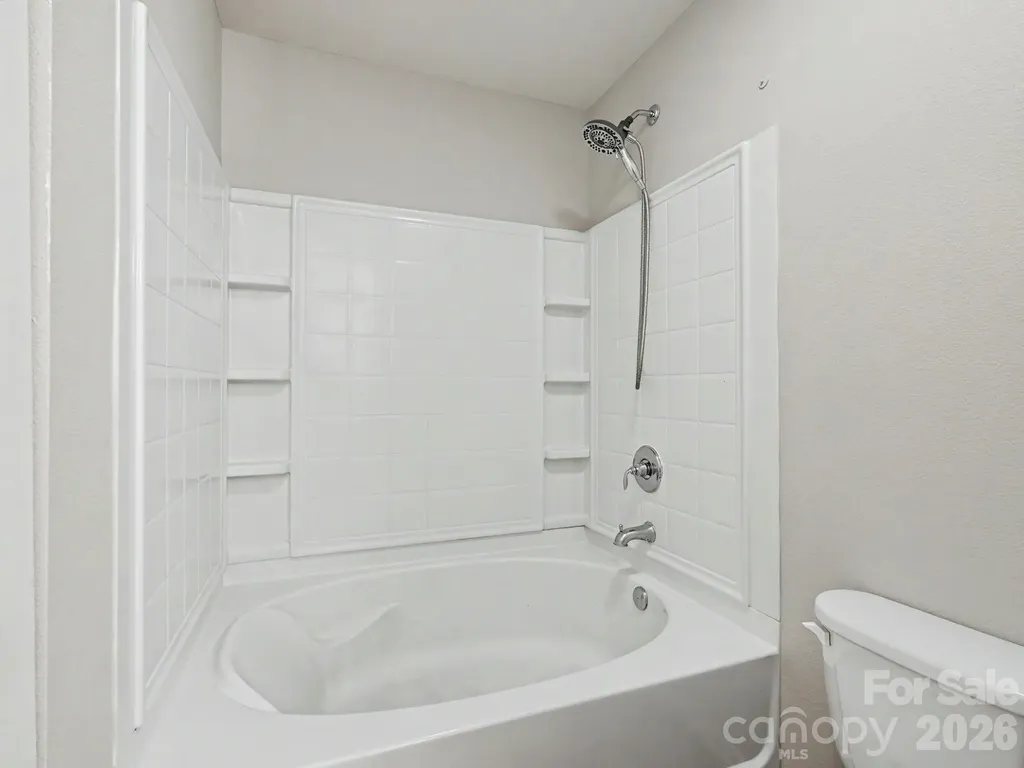 5529 Idlewild Road N Charlotte NC 28227