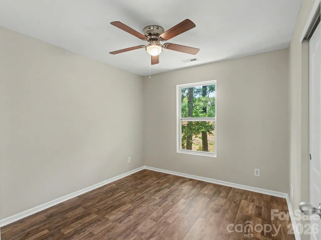5529 Idlewild Road N Charlotte NC 28227